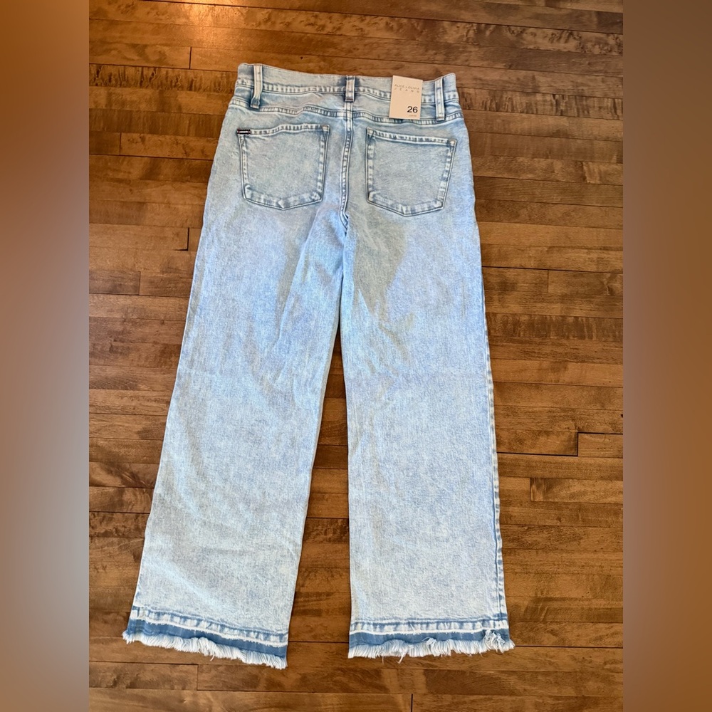 NWT Alice + Olivia women’s Relaxed Light Denim Jeans - Picture 3 of 3
